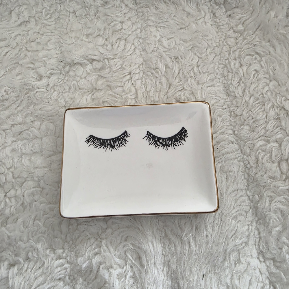 Sweet Water Decor White Eyelash Trinket Dish